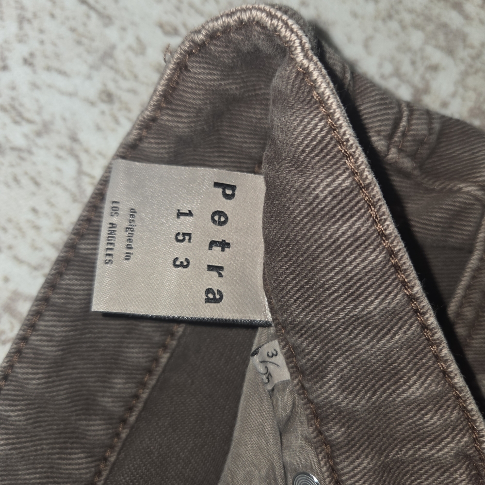 Edgy Distressed Straight Leg Jeans - Picture 4 of 5